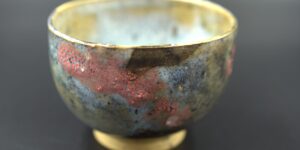 Handgemachte kleine Teetasse bunt (rot/braun/blau/weiss), ca 70ml